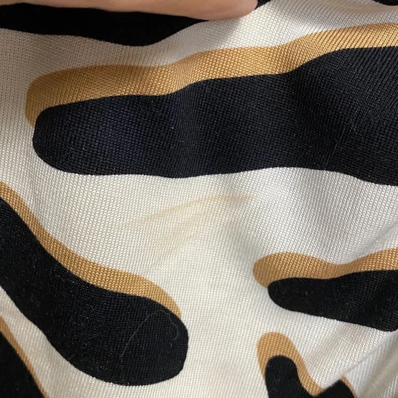 Diane Von Furstenberg Black and Cream Zebra “Bentley” 3/4 Sleeve 100% Silk Dress - Picture 14 of 16